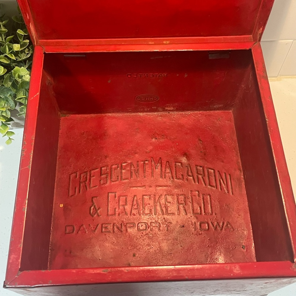 Vintage Red Metal Crescent Macaroni and Cracker Co. Container Shipping Box